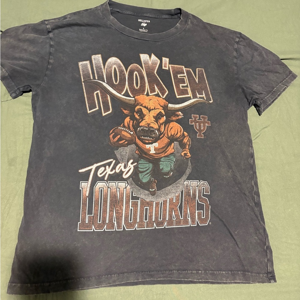 Hollister Hook 'Em Graphic Tee - Black